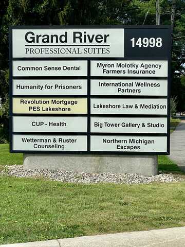 14998 Cleveland Street, Spring Lake, MI 49456
