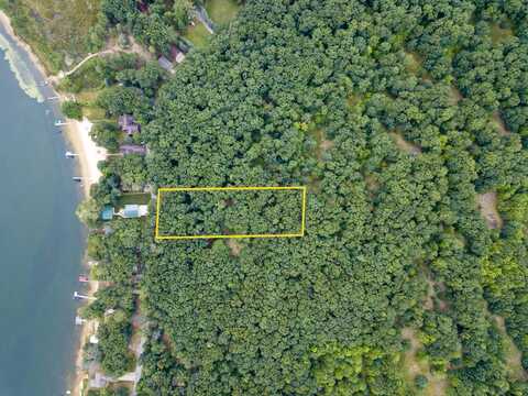 9428 Oak Drive, Lake City, MI 49651