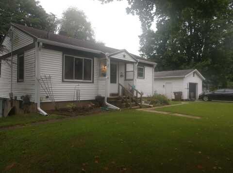 203 W Walnut Street, Carson City, MI 48811