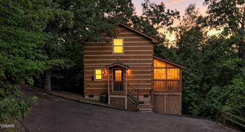 641 Kings Hills Boulevard, Pigeon Forge, TN 37863