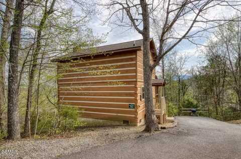 641 Kings Hills Boulevard, Pigeon Forge, TN 37863