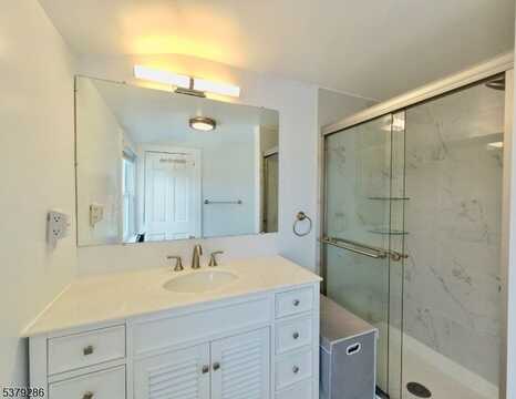 23 Mohawk Ave, Sparta, NJ 07871