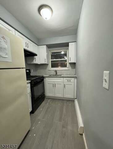 213 S 2nd St, Elizabeth, NJ 07206