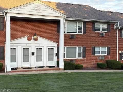 6 Lincoln Gdns, Whippany, NJ 07034
