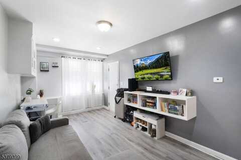 279 Belmont Ave, Belleville, NJ 07109