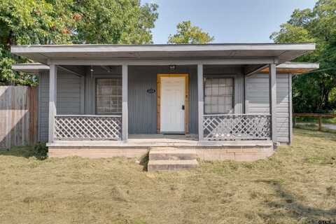 409 W Point Tap Rd, Palestine, TX 75803