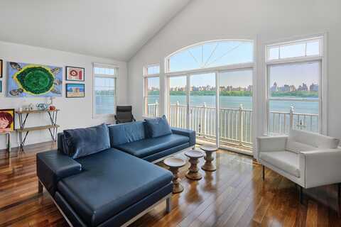11 LYDIA DR, West New York, NJ 07093