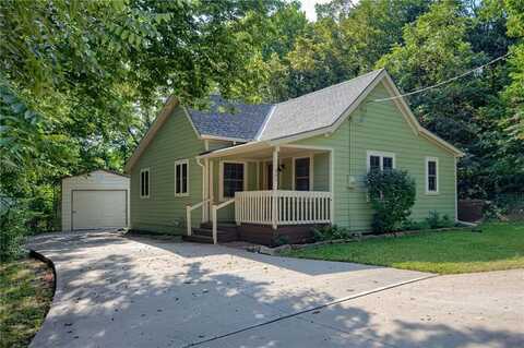 405 S Mill Street, Smithville, MO 64089