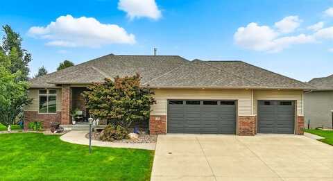 430 Carlyle Dr, North Liberty, IA 52317
