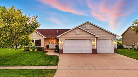 805 W 2nd Street, Kalona, IA 52247