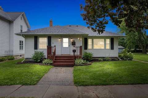 306 Mulberry St, Tipton, IA 52772