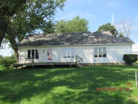1465 Snaggy Ridge Rd, Tipton, IA 52772