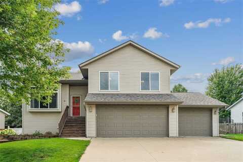 825 Kiowa Dr, North Liberty, IA 52317