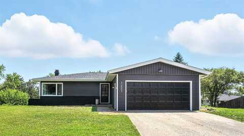 1221 Edingale Dr, Iowa City, IA 52246