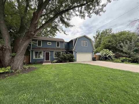 2025 A St, Iowa City, IA 52245