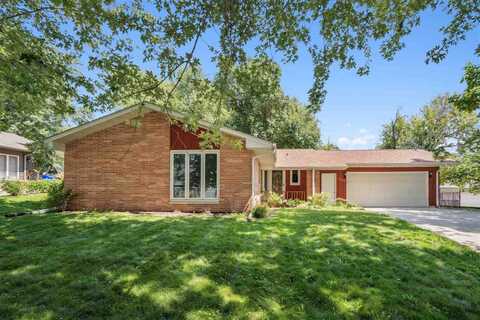 3360 NE Circle Dr, Cedar Rapids, IA 52402