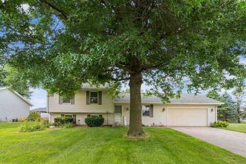 41 Williams Circle, Hills, IA 52235