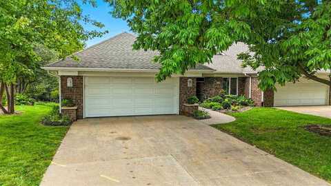 664 Larch Ln, Iowa City, IA 52245