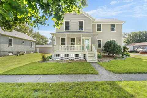 572 Marengo Avenue, Marengo, IA 52301