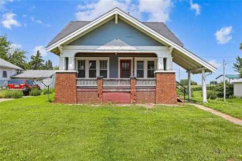 506 W 9th St, Tipton, IA 52772