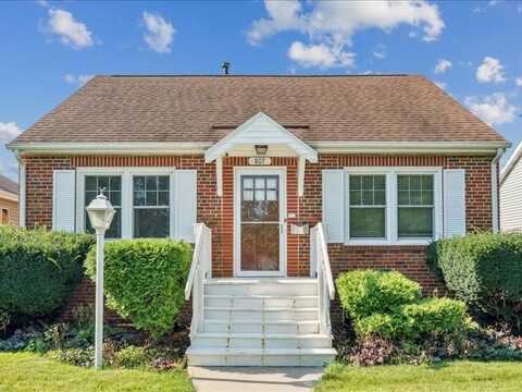 807 21st Ave SW, Cedar Rapids, IA 52404