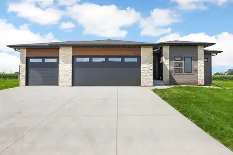 309 Hackberry Dr, Palo, IA 52324