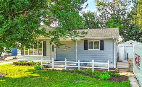 1116 Regent St NE, Cedar Rapids, IA 52402