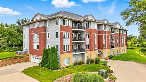 1092 Walnut Ave, Riverside, IA 52327