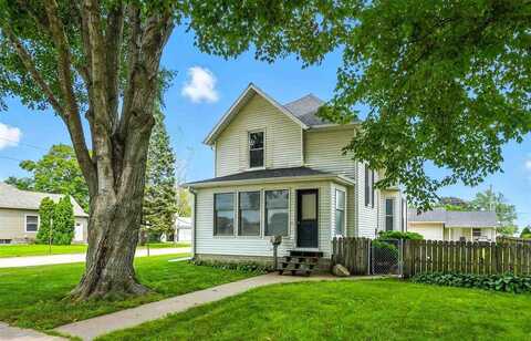 1038 N 6th Ave, Washington, IA 52353