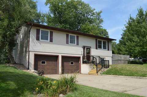 20 E Zeller St, North Liberty, IA 52317