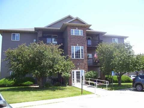 505 Penn Ct, North Liberty, IA 52317
