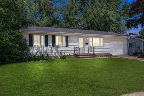 2413 Miami Dr., Iowa City, IA 52240