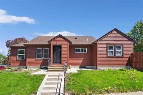 905 West 11th St, Waterloo, IA 50702