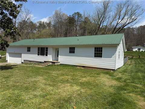 1651 Glenwood Road, Milton, WV 25541