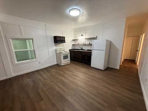 502 Unit B West Drew Street, Kirbyville, TX 75956