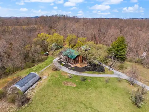 1295 Burger Knob Road, Junction City, KY 40440