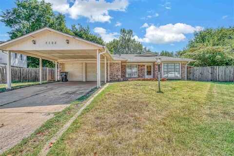 7122 NW Woodland Pl, Lawton, OK 73505