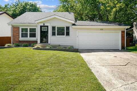 909 Parma Drive, Ballwin, MO 63021