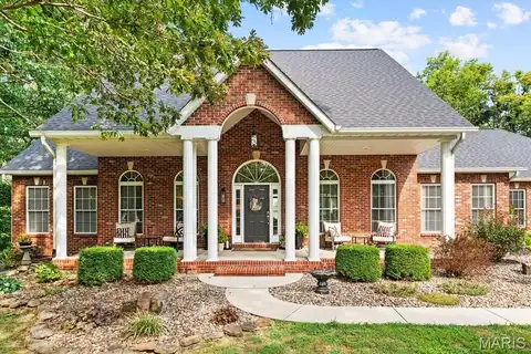 8200 Meadowfield Court, Waterloo, IL 62298
