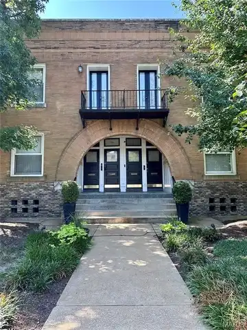 4360 Maryland Avenue, Saint Louis, MO 63108