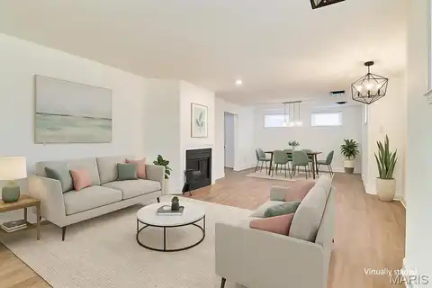 4256 Maryland Avenue, Saint Louis, MO 63108