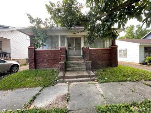 113 S Hickory Street, Centralia, IL 62801