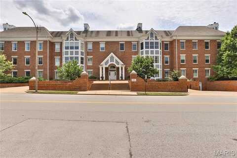 450 E Lockwood Avenue, Webster Groves, MO 63119