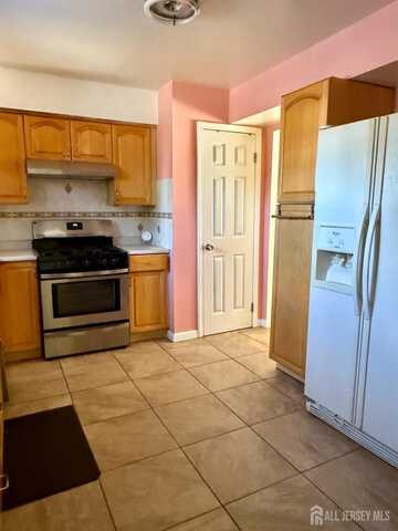 23 Redbud Road, Piscataway, NJ 08854