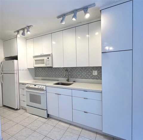 818 Meridian Ave, Miami Beach, FL 33139