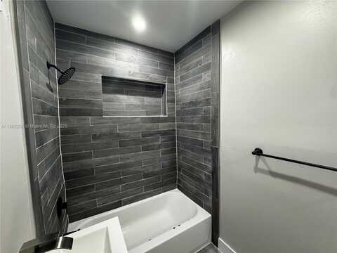 2377 NW 35th St, Miami, FL 33142