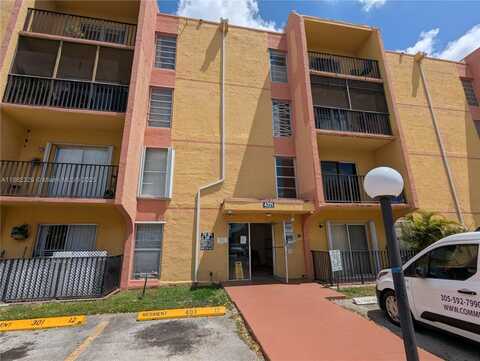 4721 NW 7th St, Miami, FL 33126