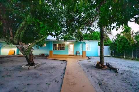 15735 NW 28th Pl, Miami Gardens, FL 33054