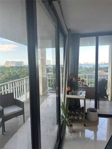 1000 Quayside Ter, Miami, FL 33138