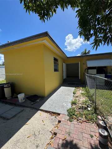 100 NW 64th Ct, Miami, FL 33126